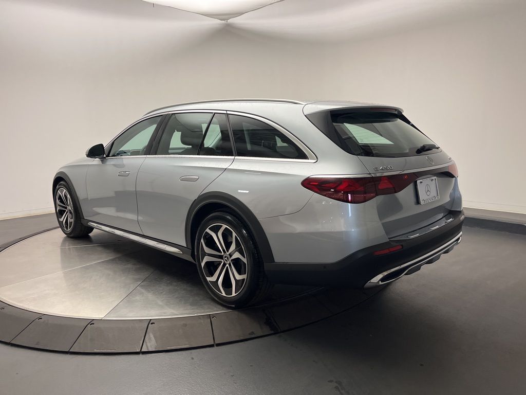 Thumbnail: 2025 Mercedes-Benz E-Class - 5