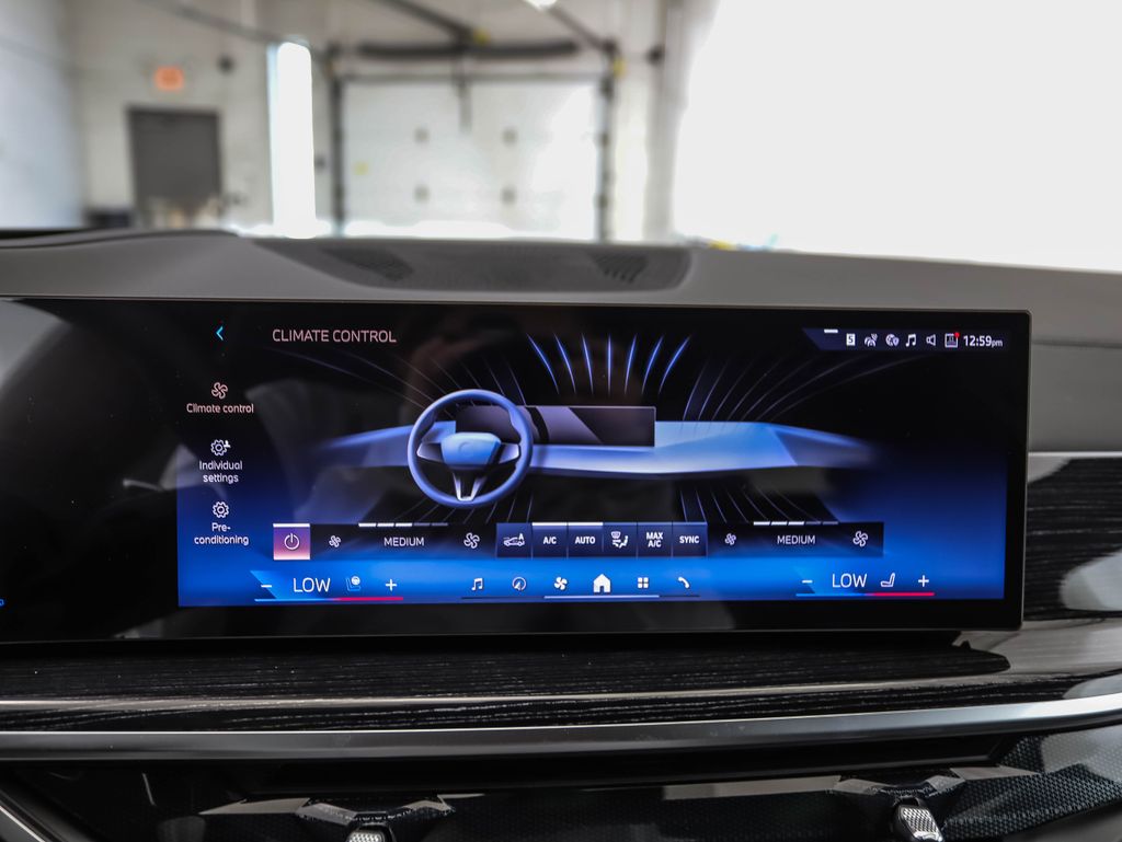 Thumbnail: 2027 BMW X7 - 18