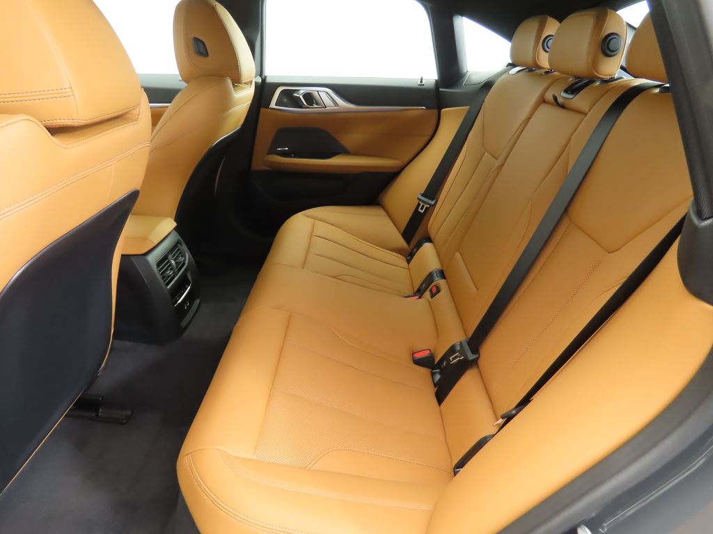 Thumbnail: 2026 BMW i4 - 21