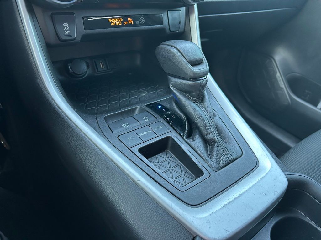 2021 Toyota RAV4 LE 25