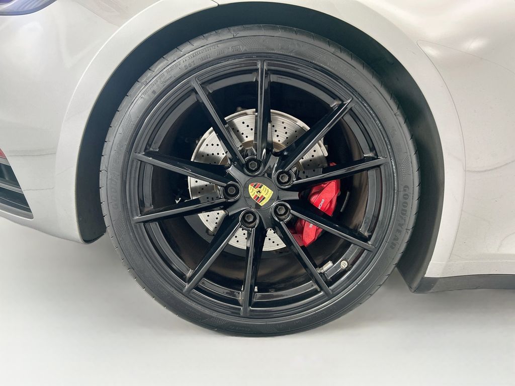 Thumbnail: 2020 Porsche 911 - 30