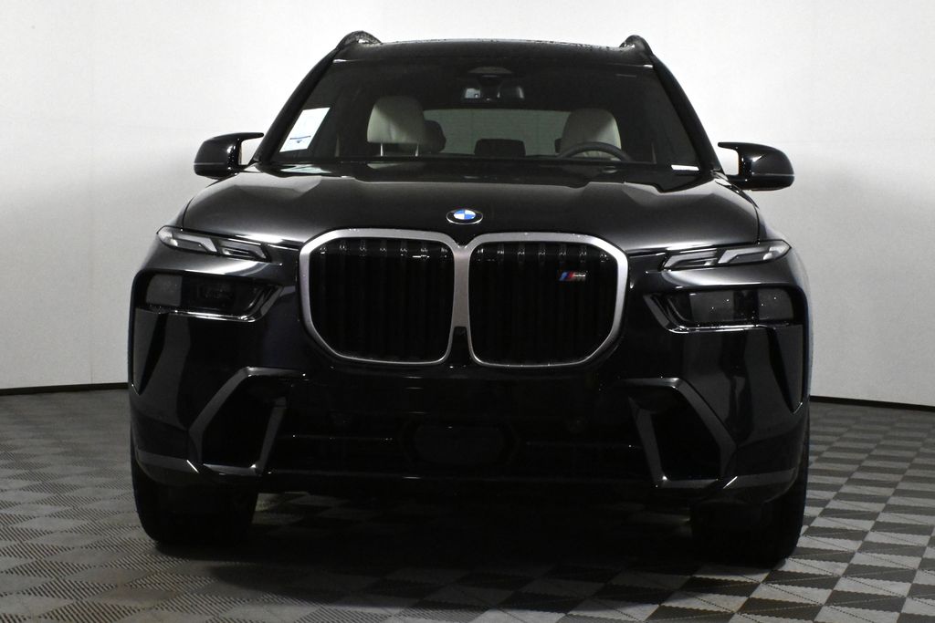 2025 BMW X7 M60i 10