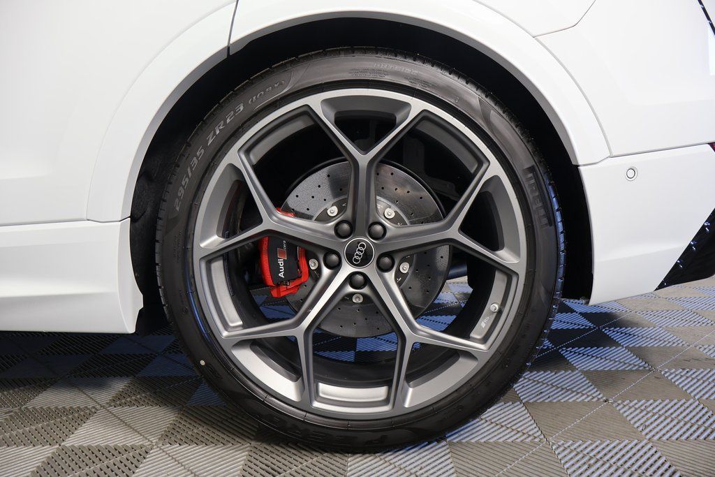 Thumbnail: 2026 Audi RS Q8 - 10