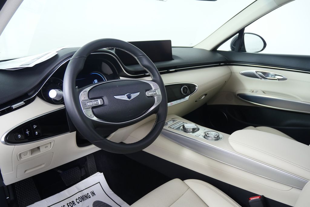 Thumbnail: 2022 Genesis GV70 - 13