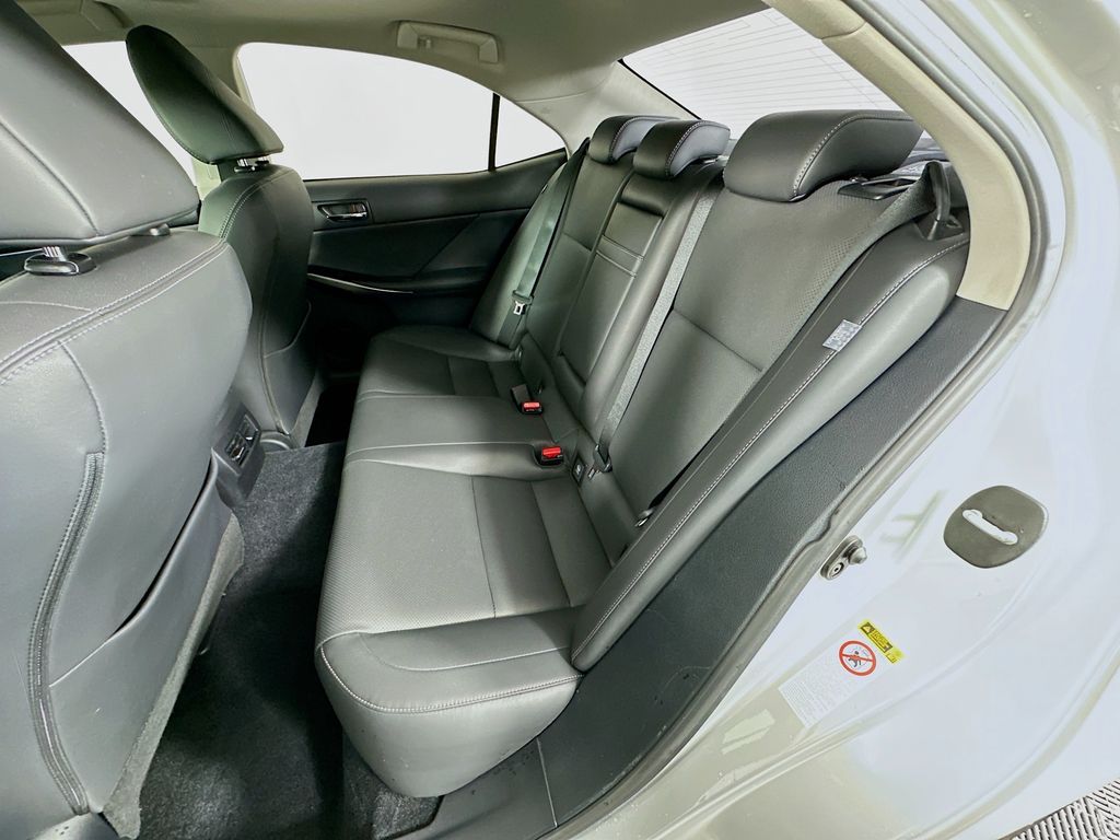 Thumbnail: 2014 Lexus IS - 25