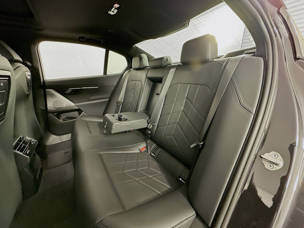 2024 BMW 5 Series 530i 17