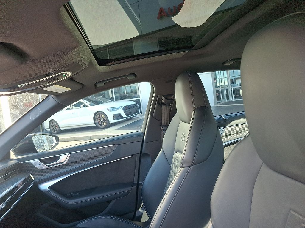 Thumbnail: 2021 Audi S6 - 14