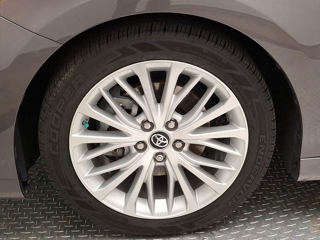 2019 Toyota Camry XLE 8