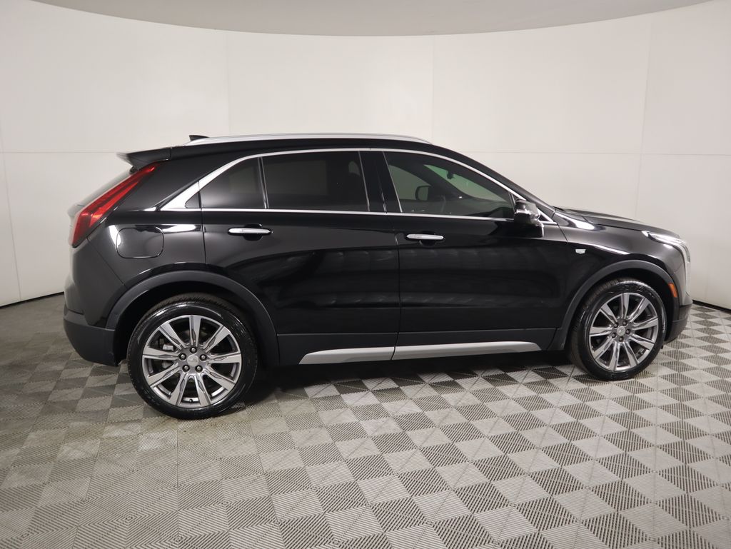 Thumbnail: 2019 Cadillac XT4 - 4