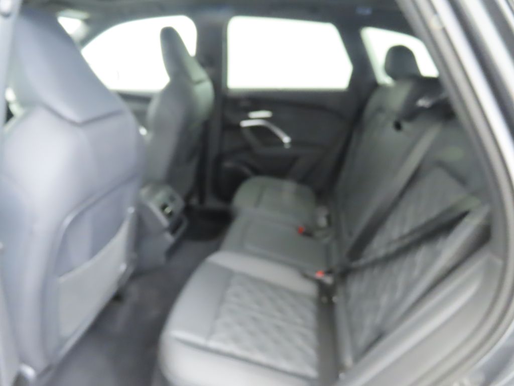 Thumbnail: 2025 Audi SQ5 - 23