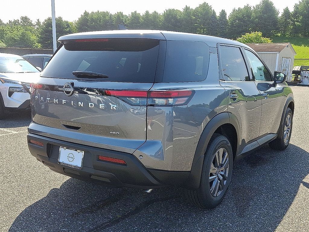 Thumbnail: 2025 Nissan Pathfinder - 4
