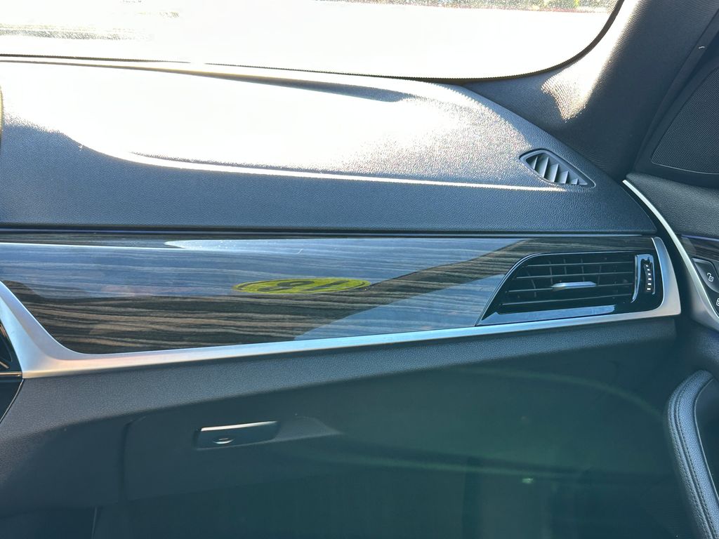 Thumbnail: 2018 BMW 5 Series - 25