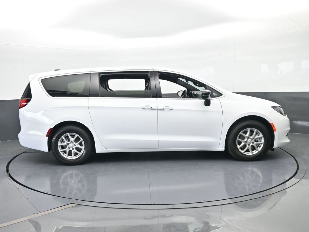 Used 2026 Bright White Clearcoat Chrysler LX image 7