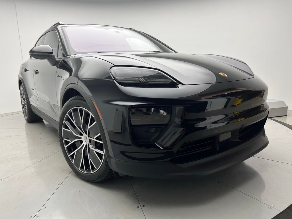Thumbnail: 2025 Porsche Macan - 27