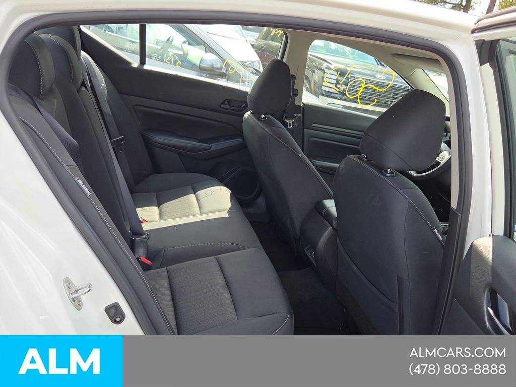 Used 2025 White Nissan 2.5 SV image 18