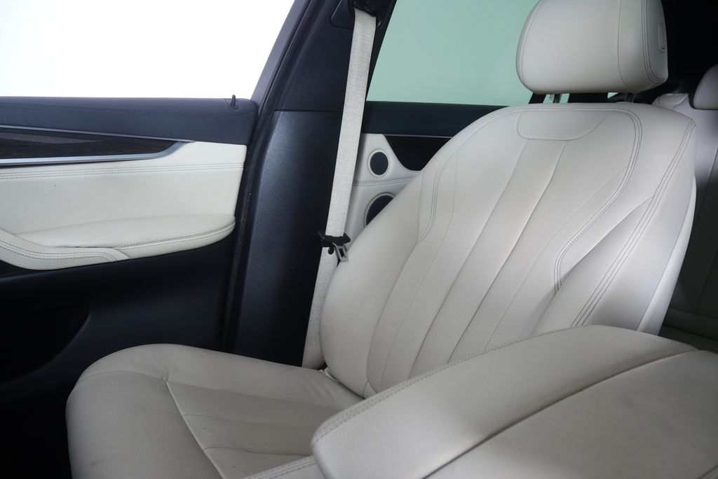 Thumbnail: 2019 BMW X6 - 20