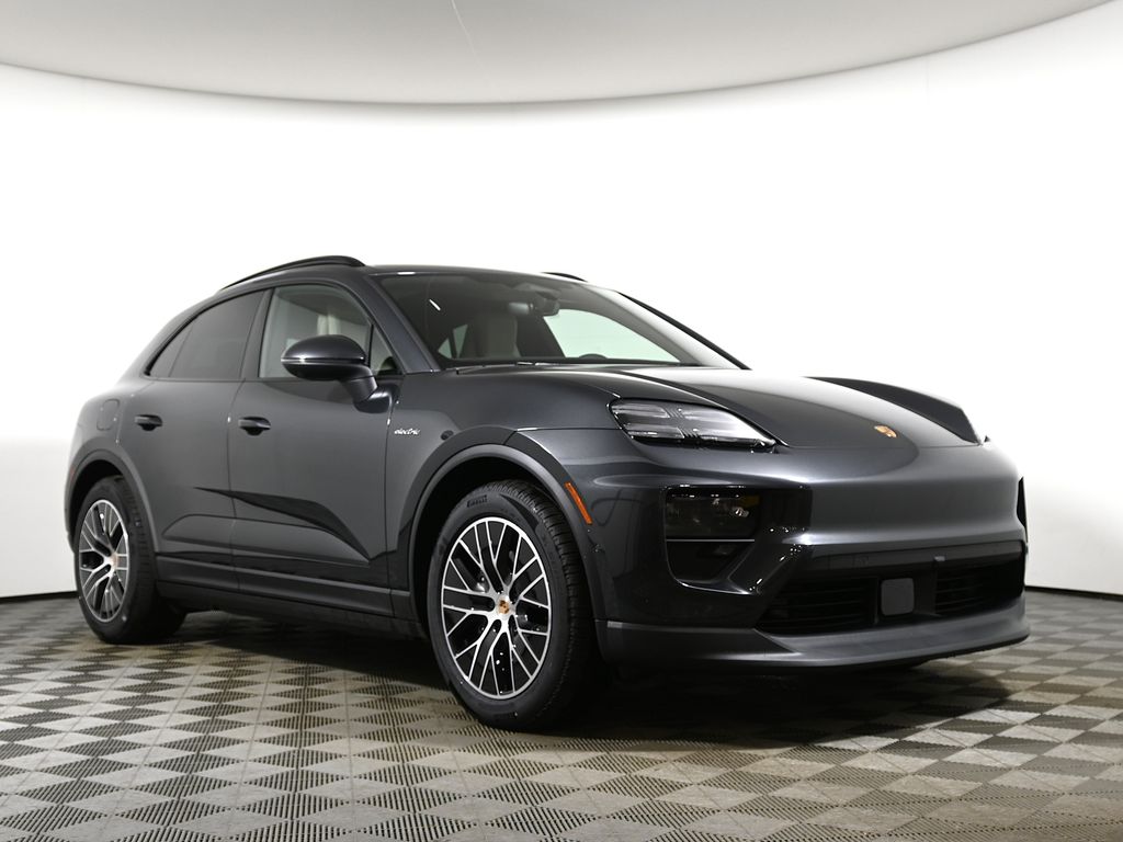 Thumbnail: 2026 Porsche Macan - 9