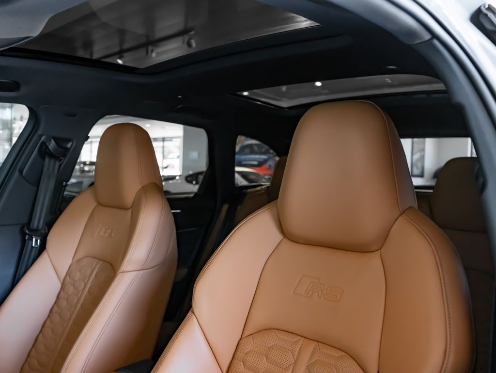 Used 2024  Audi 4.0T image 22