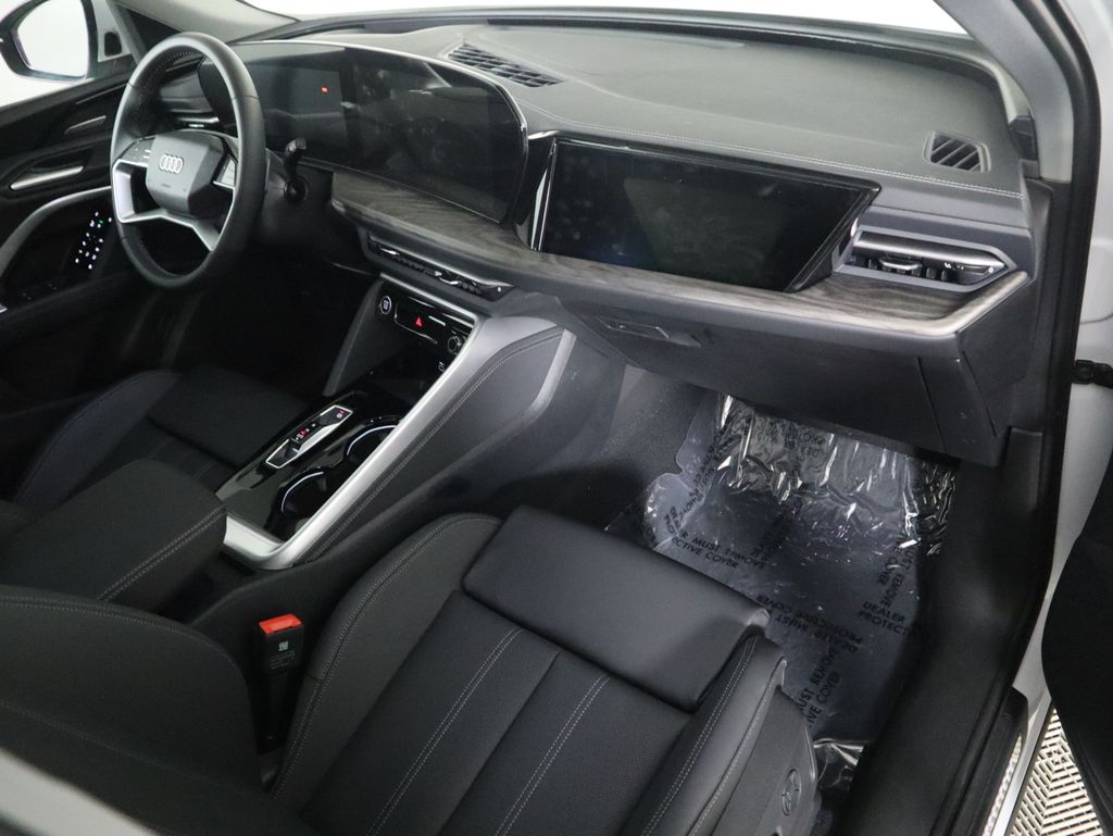 Thumbnail: 2025 Audi Q5 - 19