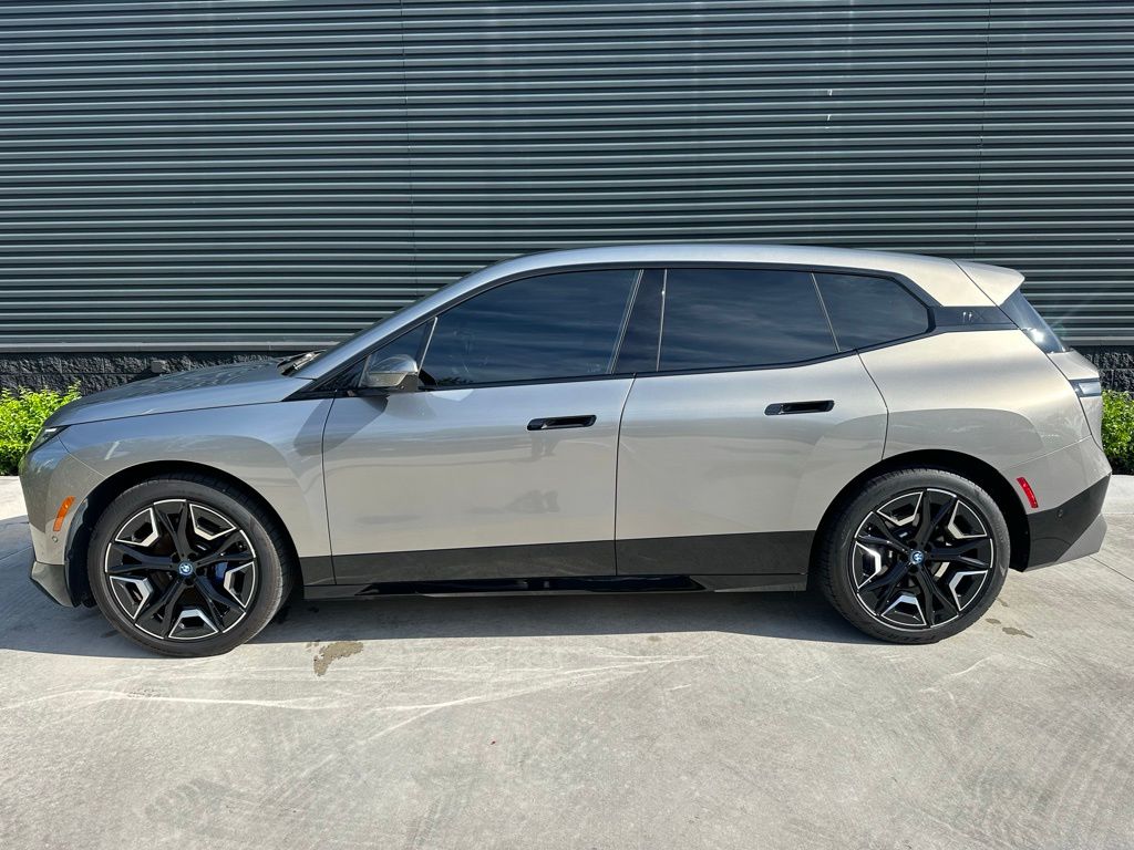 Used 2024 BMW iX Base with VIN WB523CF0XRCR68154 for sale in Austin, TX