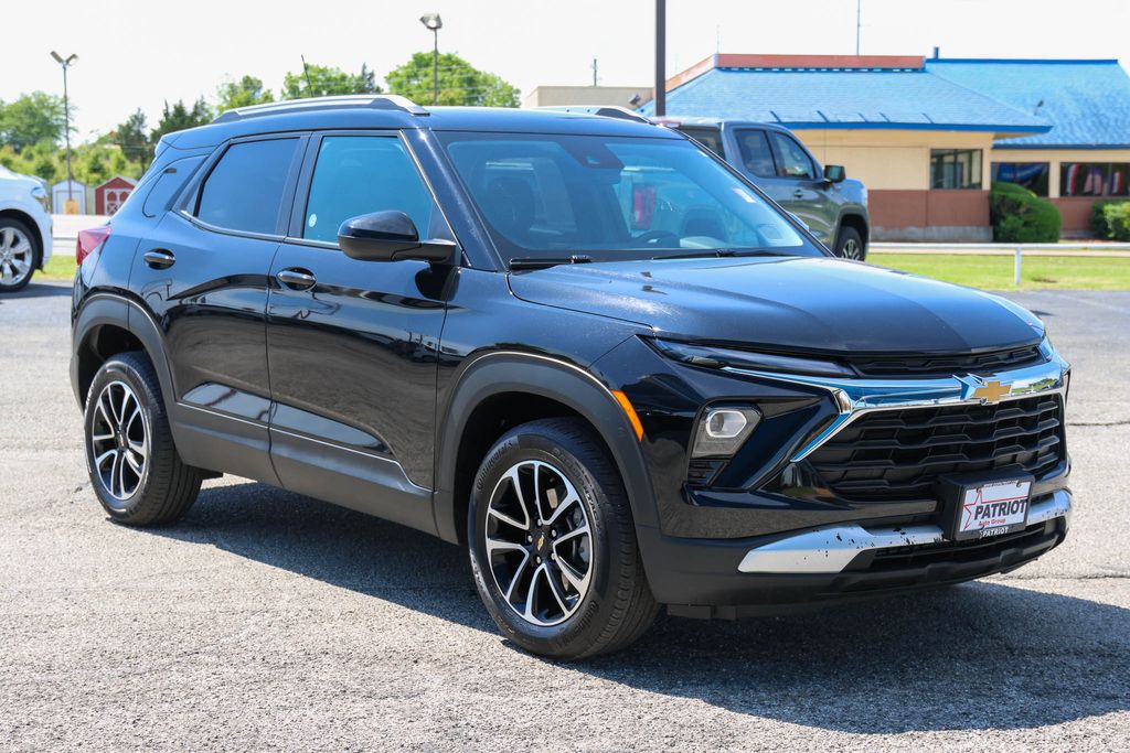 Mosaic Black Metallic 2025 Chevrolet Trailblazer SUV / Crossover Four-Wheel Drive 9-Speed Automatic
