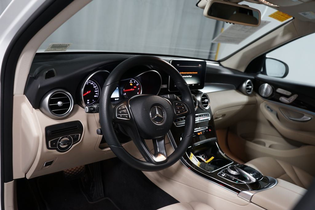 Thumbnail: 2017 Mercedes-Benz GLC - 7