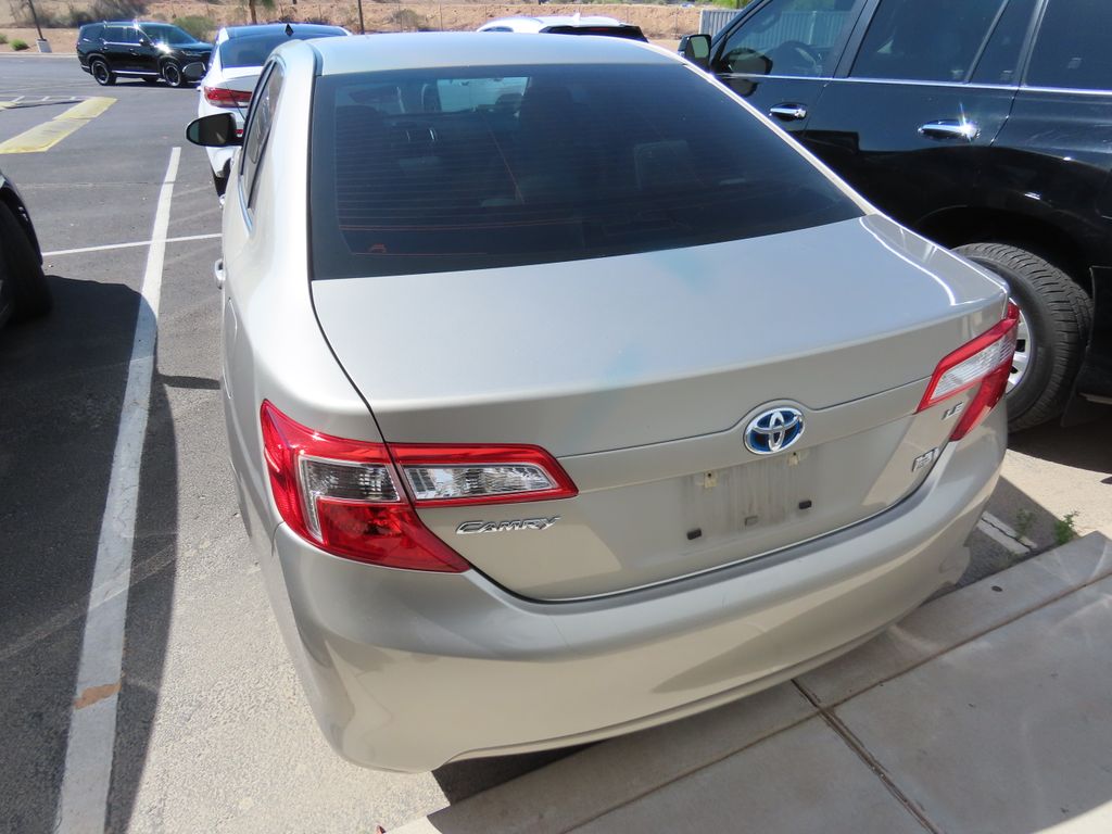 2013 Toyota Camry LE 4