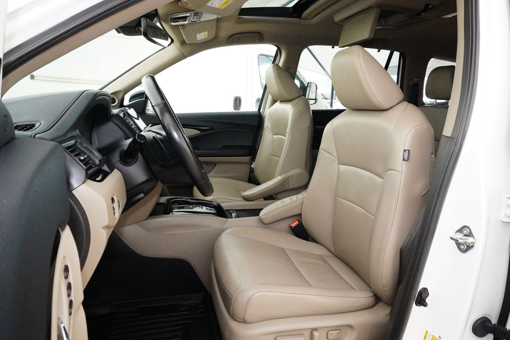 Used Car 2020 Honda Pilot  Touring For Sale Under $25,000 In Weatherford, Texas