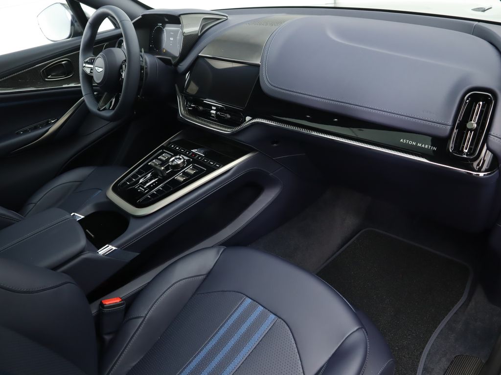 Thumbnail: 2026 Aston Martin DBX - 18