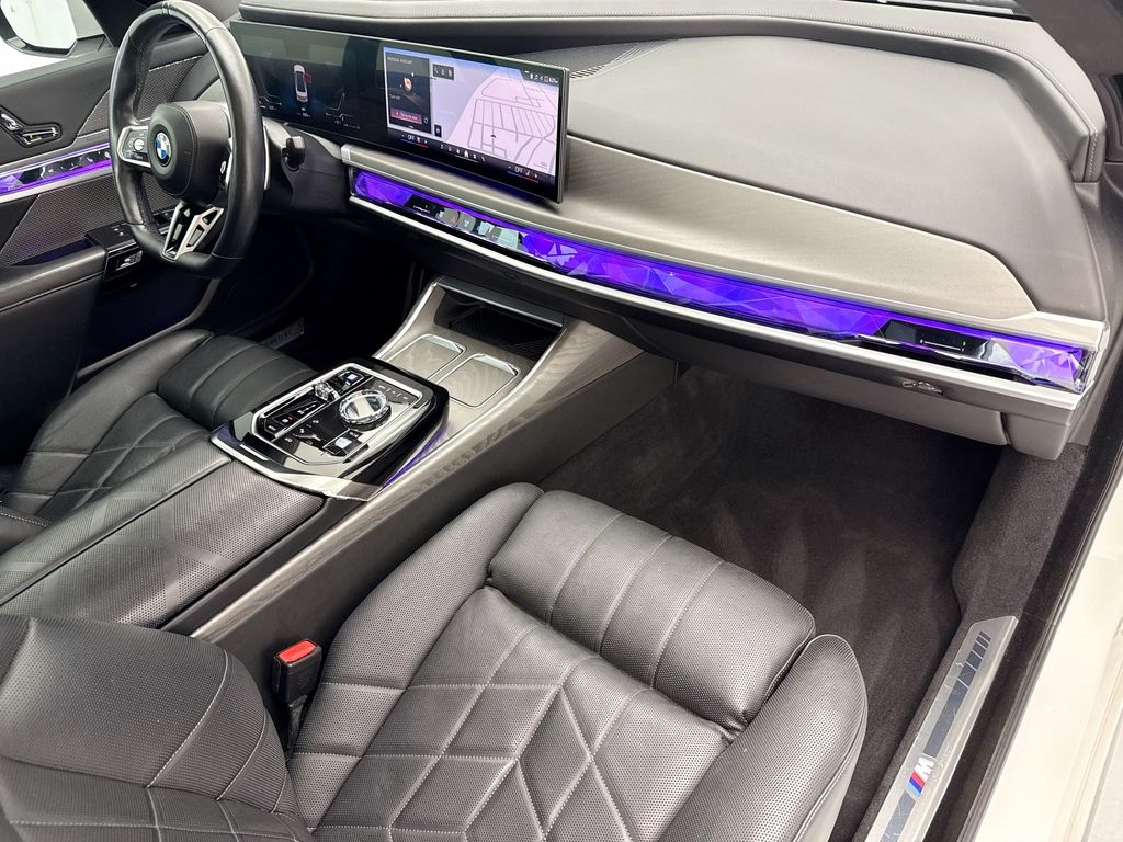 Thumbnail: 2023 BMW 7 Series - 16