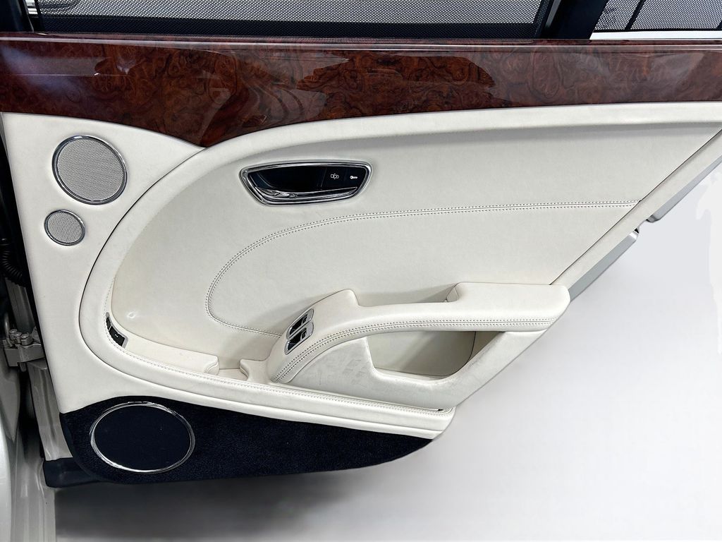 Thumbnail: 2016 Bentley Mulsanne - 27