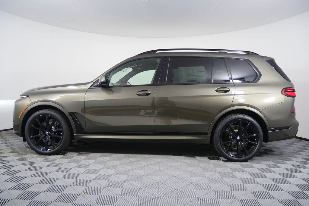 Thumbnail: 2026 BMW X7 - 6