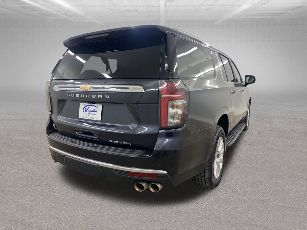 2023 Chevrolet Suburban Premier photo