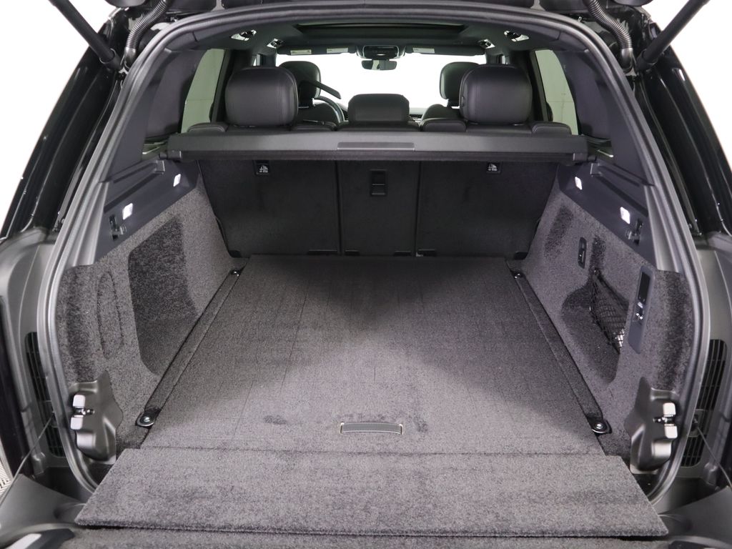 Thumbnail: 2026 Land Rover Range Rover - 29