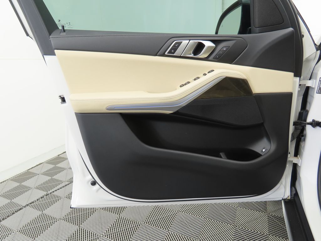 Thumbnail: 2022 BMW X5 - 23