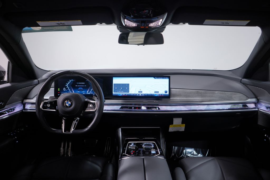 Thumbnail: 2024 BMW 7 Series - 10
