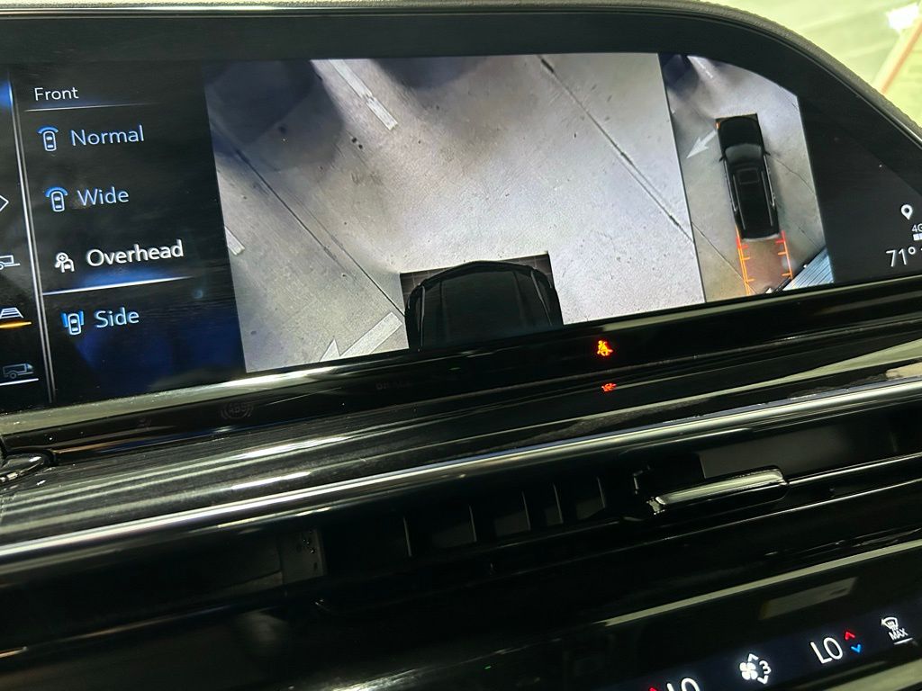 Used 2022 Crystal White Tricoat Cadillac Sport image 29