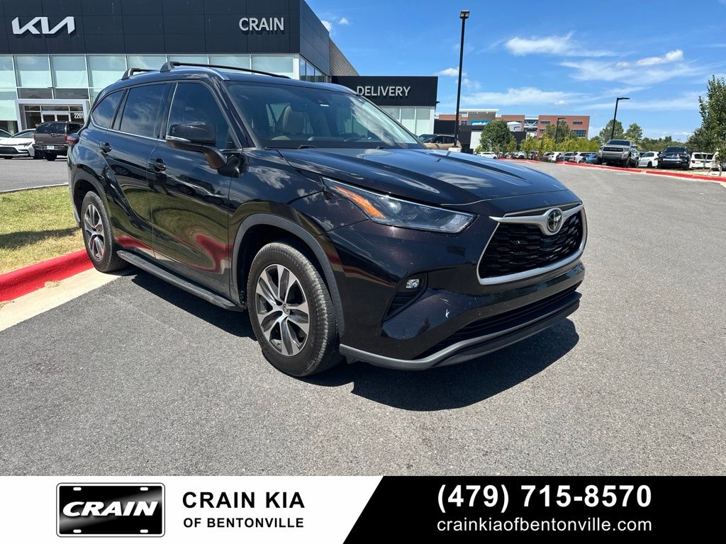 2021 Toyota Highlander XLE FWD