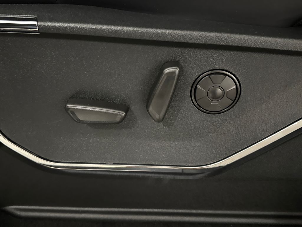 New 2026 White Ford Platinum image 26