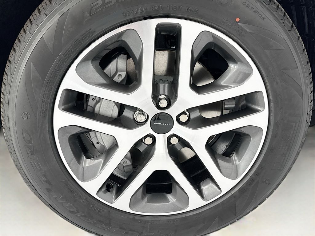 Thumbnail: 2026 Land Rover Defender - 31