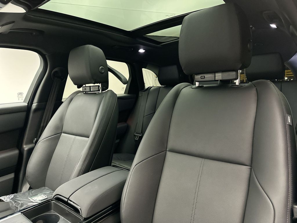 2026 Land Rover Range Rover Velar Dynamic SE 9