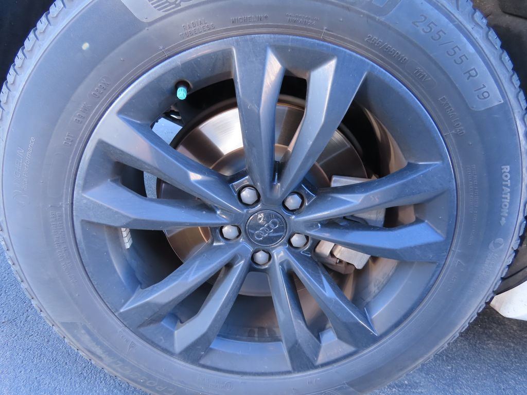 Thumbnail: 2019 Audi Q7 - 17