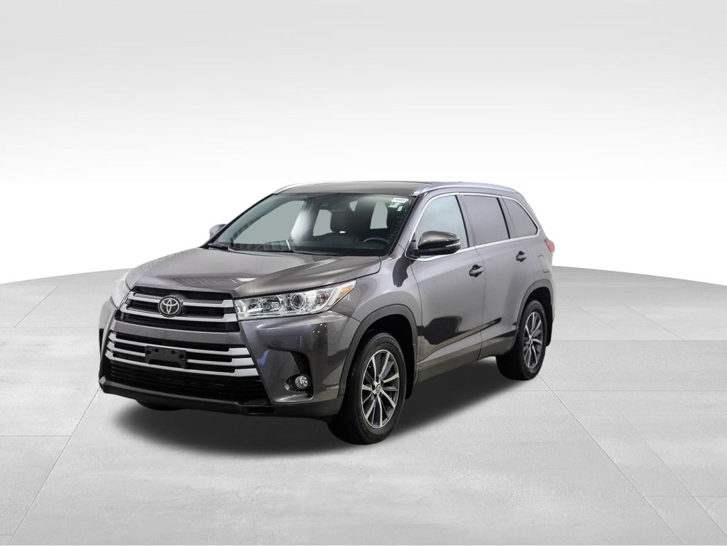 2019 Toyota Highlander XLE -
                Bloomington, MN