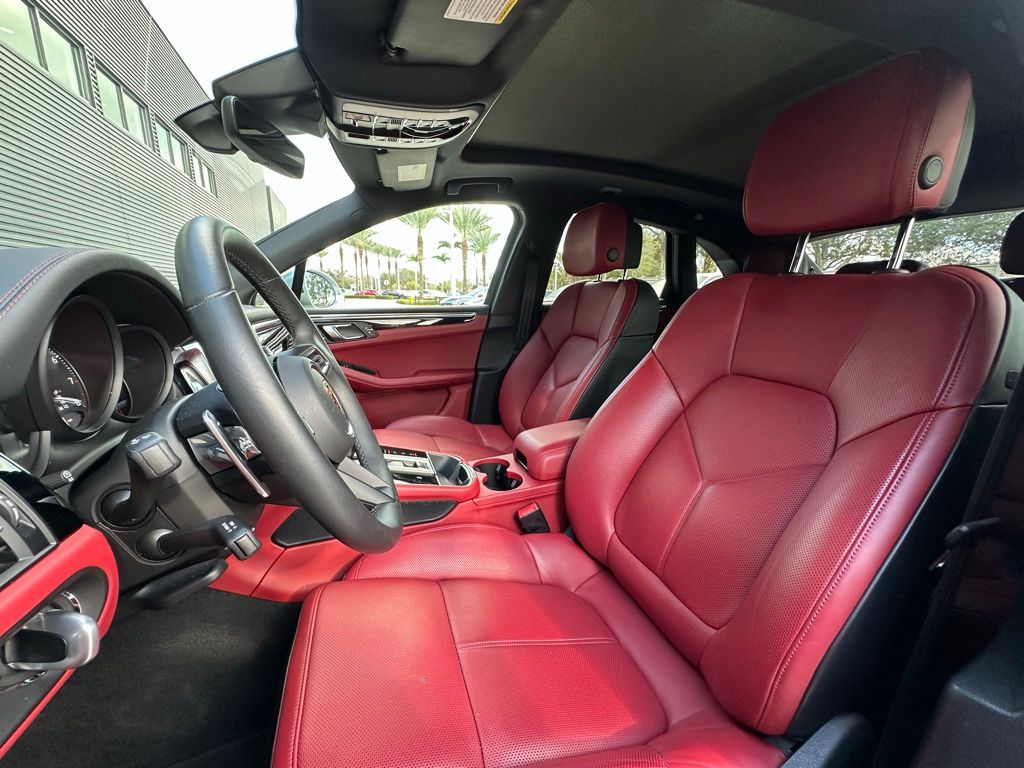 Thumbnail: 2024 Porsche Macan - 5