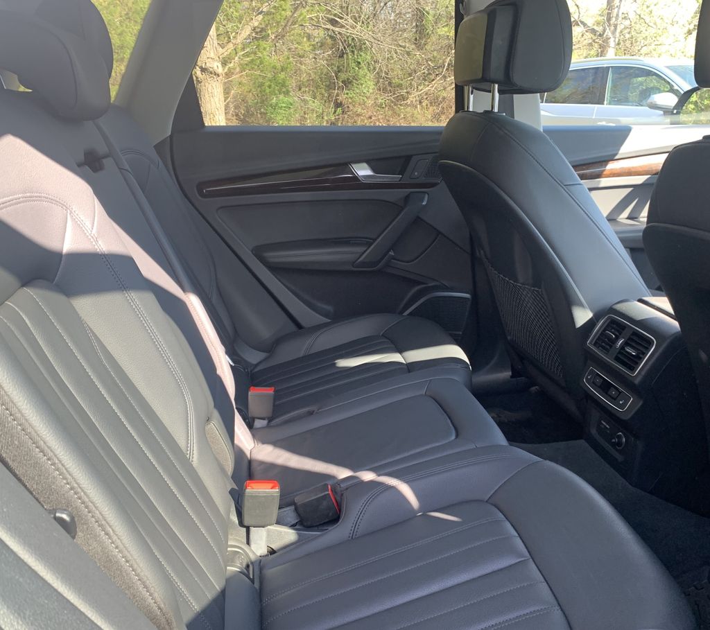 Thumbnail: 2019 Audi Q5 - 6