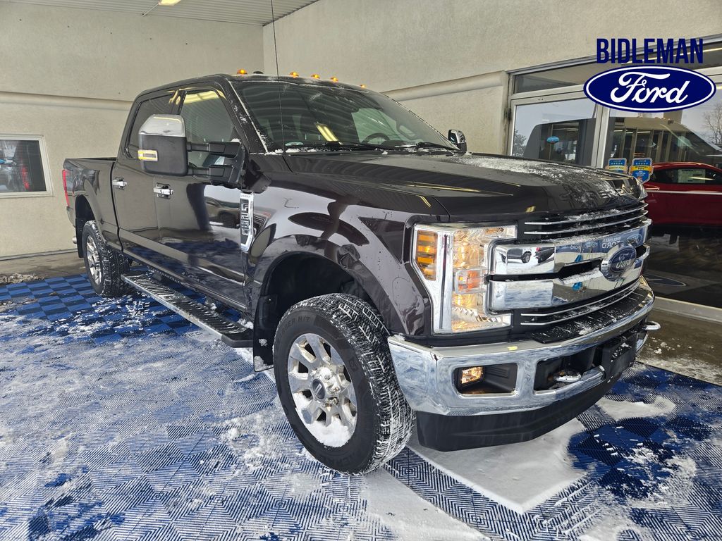 Magma Red Metallic 2018 Ford F-250 Super Duty Lariat Crew Cab 4WD Pickup Truck Four-Wheel Drive 6-Speed Automatic