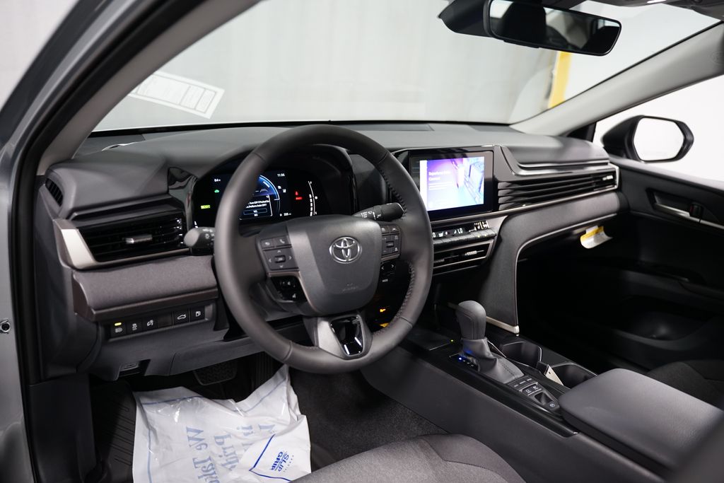2025 Toyota Camry LE 11