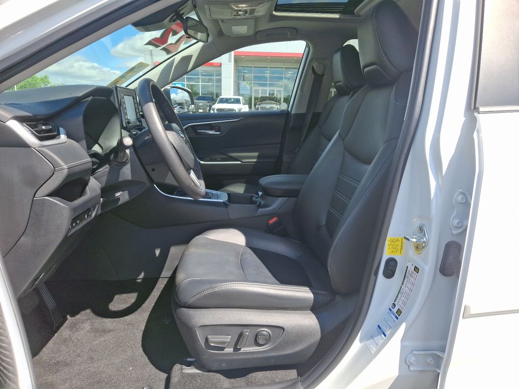 2022 Toyota RAV4 XLE Premium 14