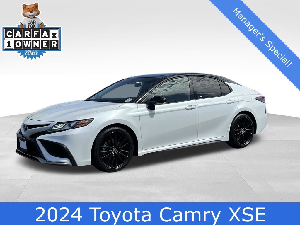 Wind Chill Pearl/Midnight Black Metallic 2024 Toyota Camry XSE V6 FWD Sedan Front-Wheel Drive 8-Speed Automatic