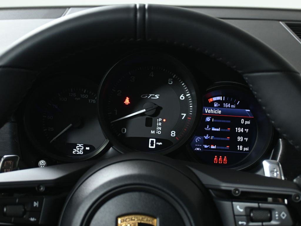 Thumbnail: 2026 Porsche Macan - 19